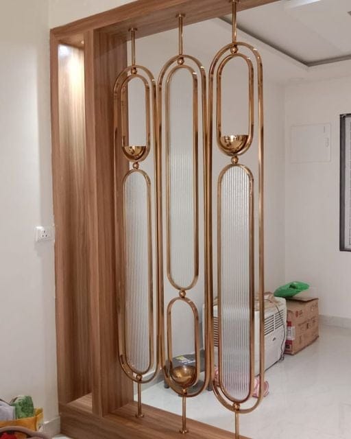 Auric Loop Luxury Partition