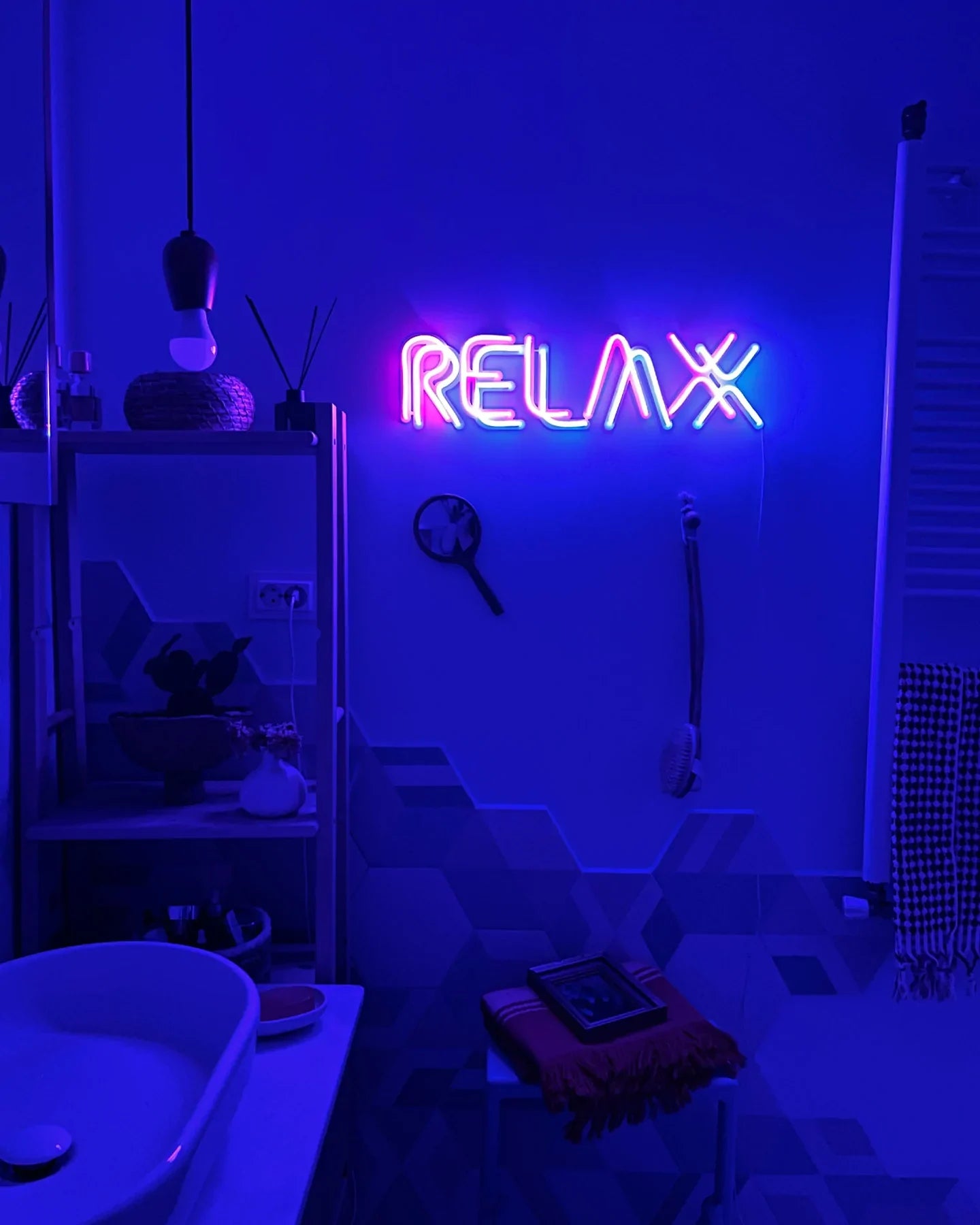RELAX NEON WALL ART