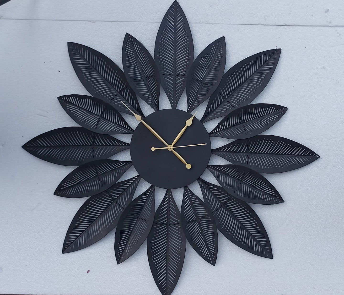 Black Colour Leaf Metal Wall Clock