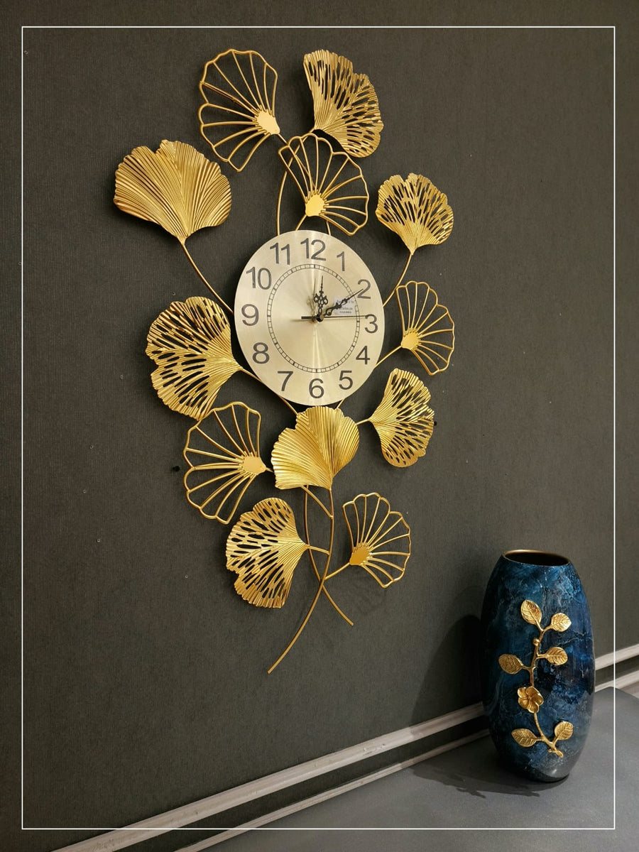 Golden Metal Design Wall Clock – Saajawat