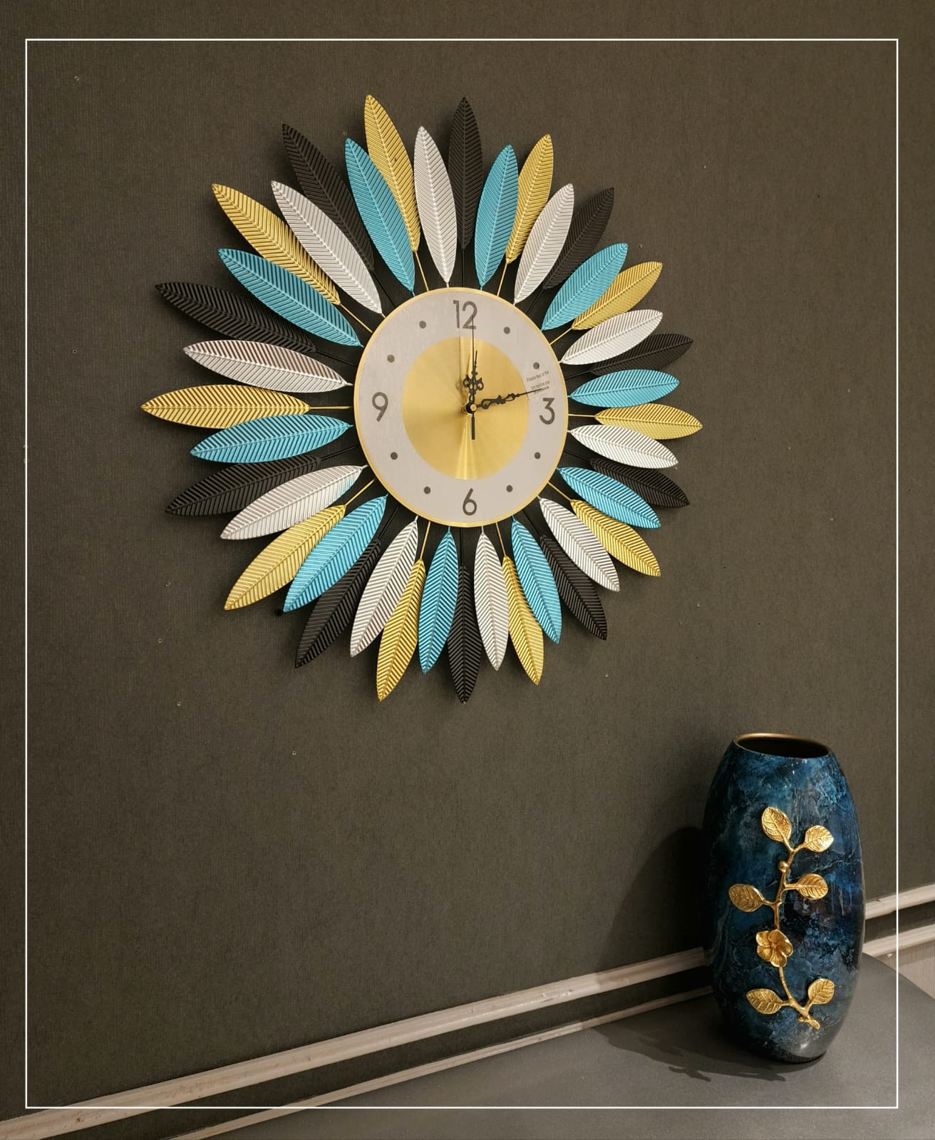 Classic Design Metal Wall Clock