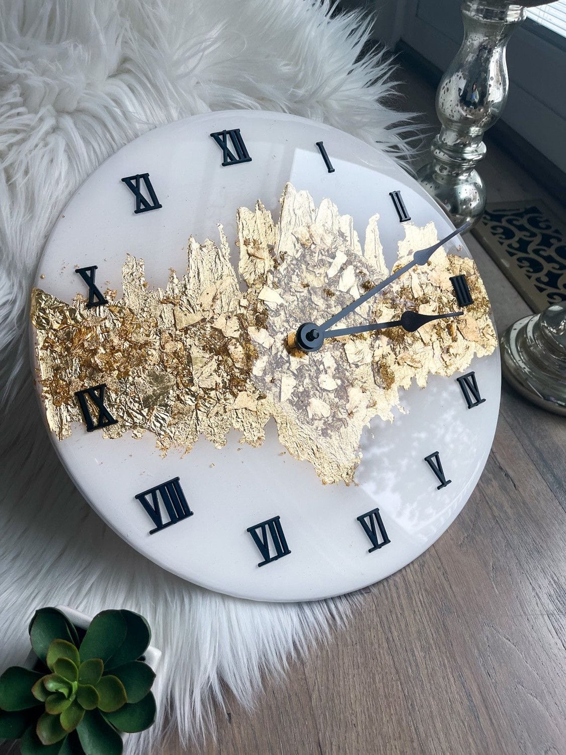 Charming White And Gold Epoxy Resin Wall Clock